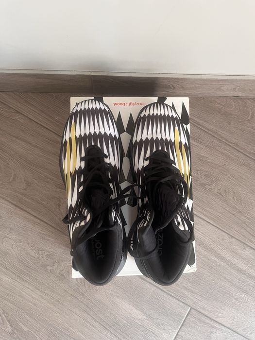 Adidas crazylight boost баскетбольні кросівки