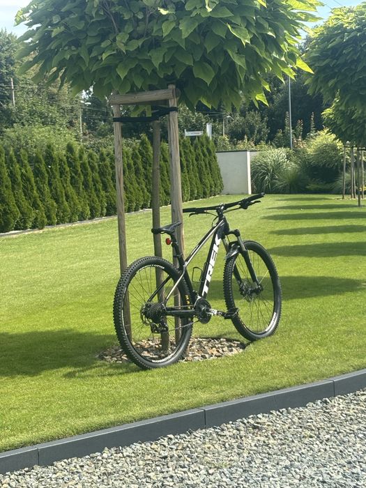 Trek Marlin 5 – czarny, koła 29”