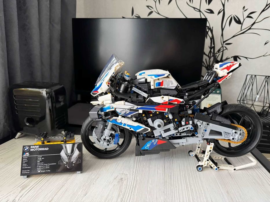 Réplica LEGO BMW M 1000 RR – Novo por montar