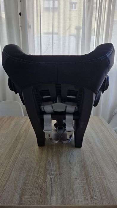 Britax Romer MAX-WAY PLUS  9-25Kg