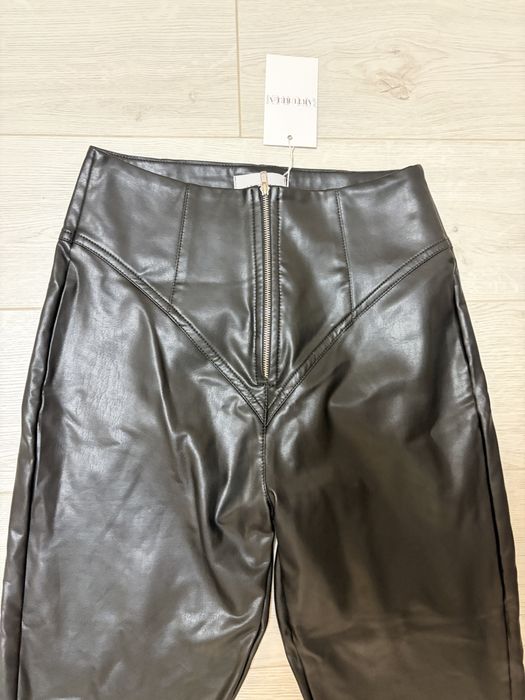 Лосини з еко шкіри з карманами і строчками з імітаціею білизни р-р М