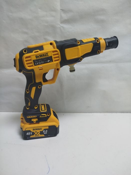 Продам  мойка  высокого  давления  DEWALT  DXR  911