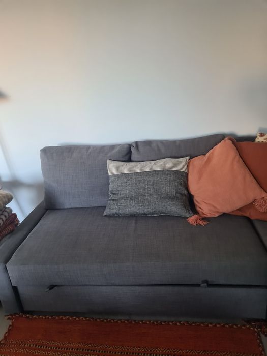 Sofa cama IKEA com arrumacao