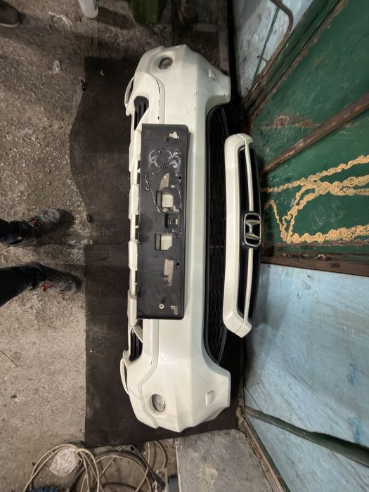 Бампер  передній взборі Honda crv-3 2006-12 хром решітка хонда црв3