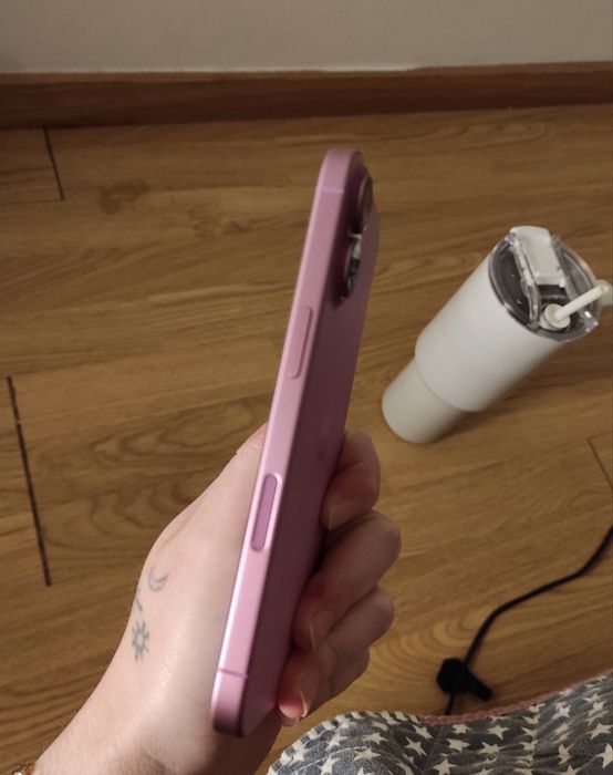 iPhone 16 128gb roxo