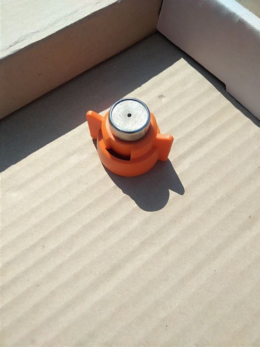 Розпилювач відцентровий Росса оранжевий.