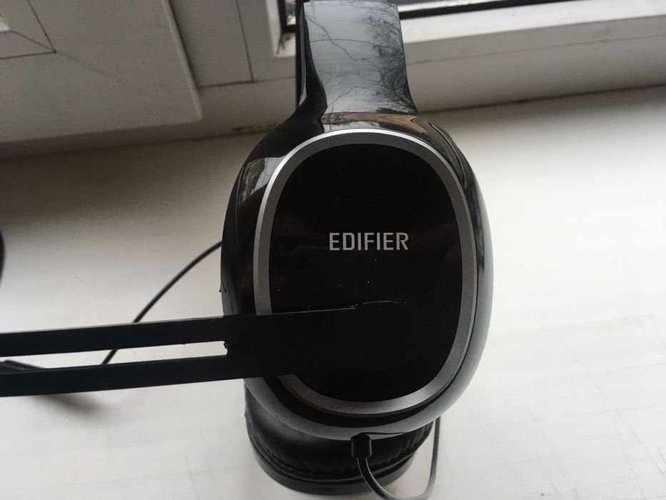 Наушники Edifier