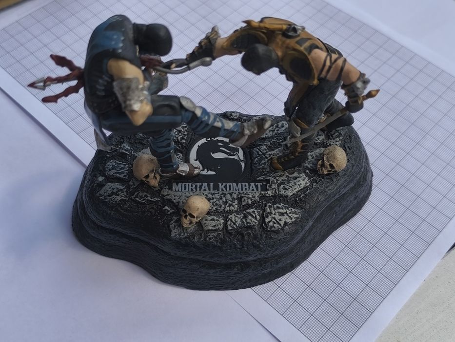 Figurka diorama Mortal Kombat 9 Edycja Kolekcjonerska Scorpion Sub-Zero