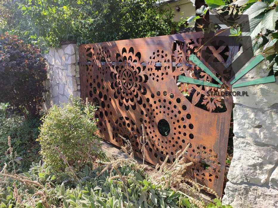 Brama przesuwna 5x1,5m wycinana laserowo, CNC,  panelowa.  Corten