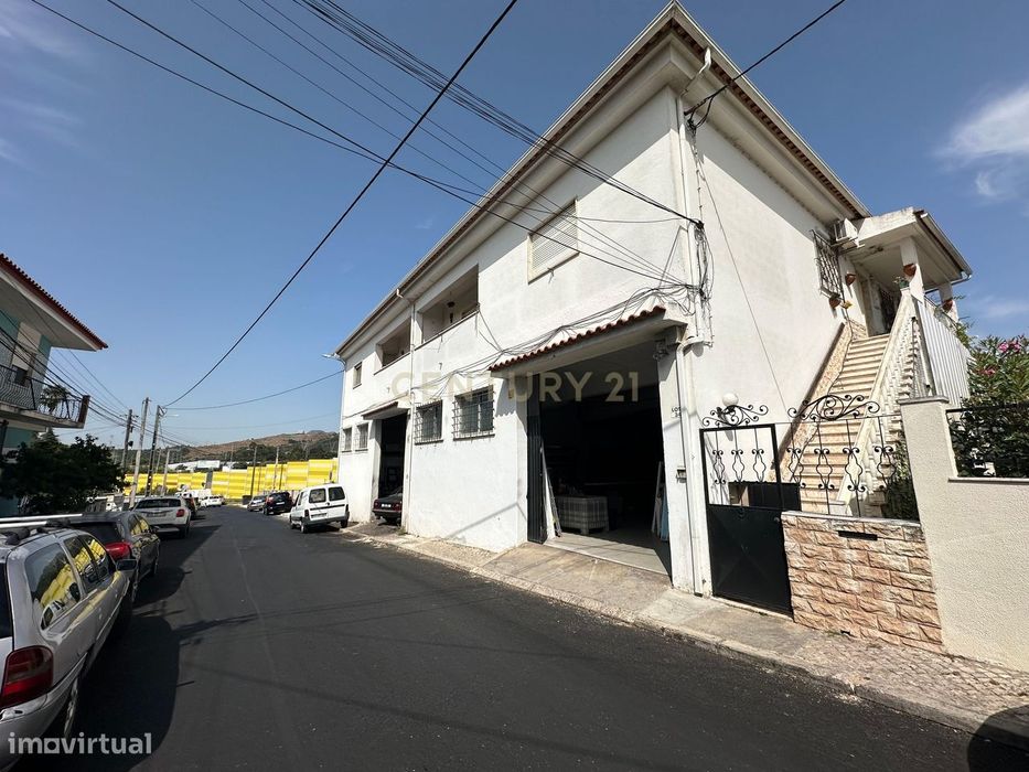 Armazém com 200 m² em Alverca – Imóvel com Rentabilidade