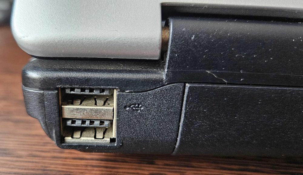 Laptop Notebook Fujitsu Siemens Amilo Li 1718
