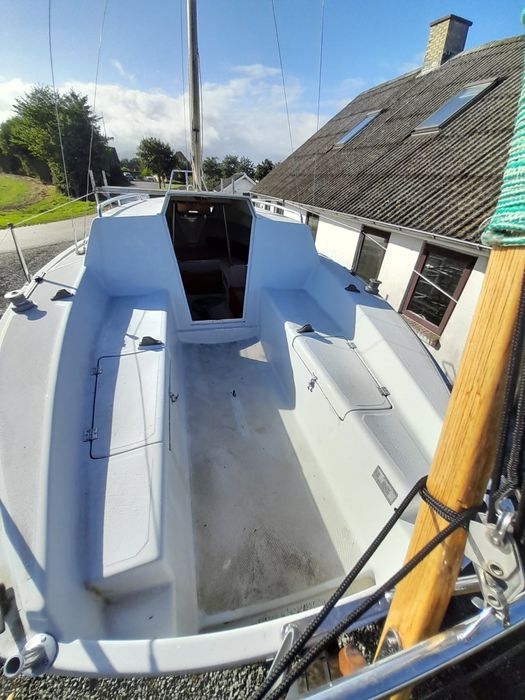 Jacht żaglowy 5.4 m plus przyczepa