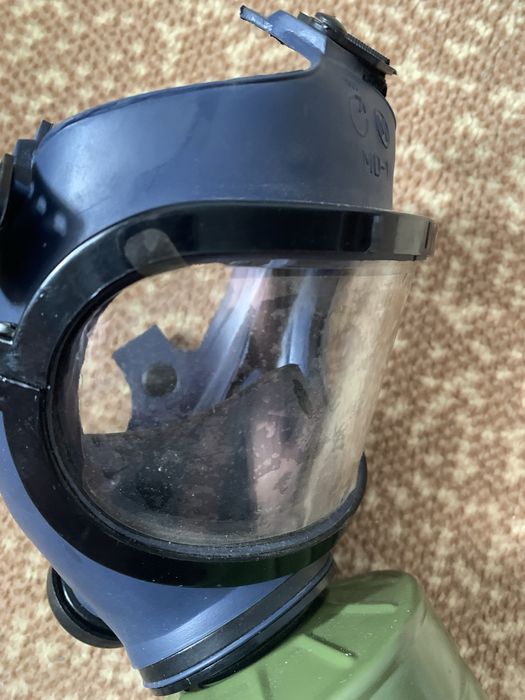 Продам противогаз новый розмер М