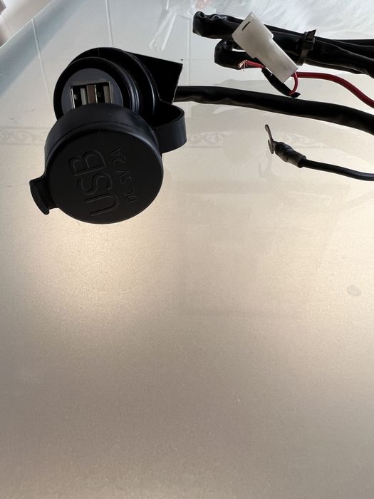 Ficha USB impermeável para moto