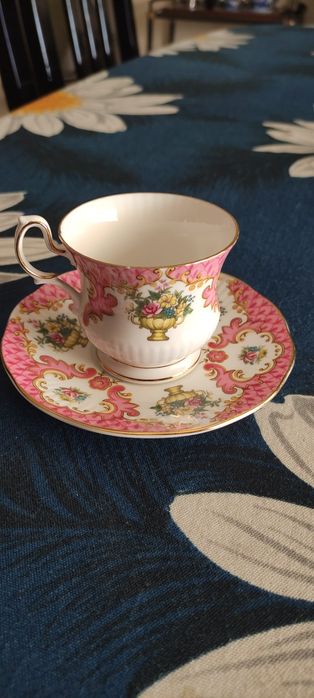 Conjunto de 1 chávena de chá marca Queen Rosina