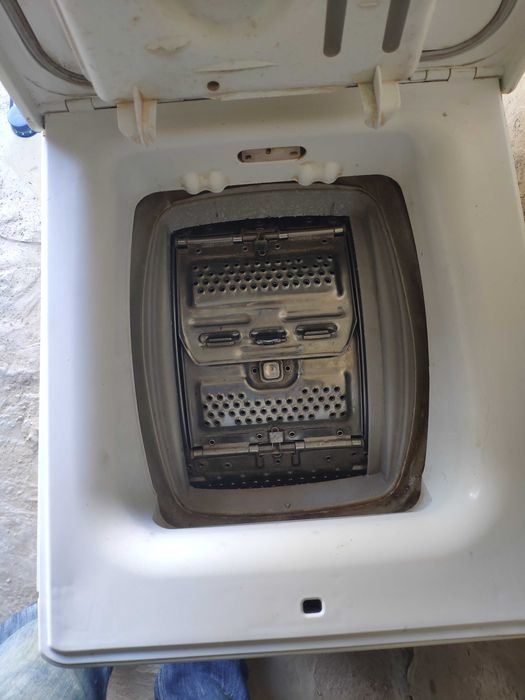 Пральна машина Zanussi ZWY 180 вузька вертикалка на запчастини