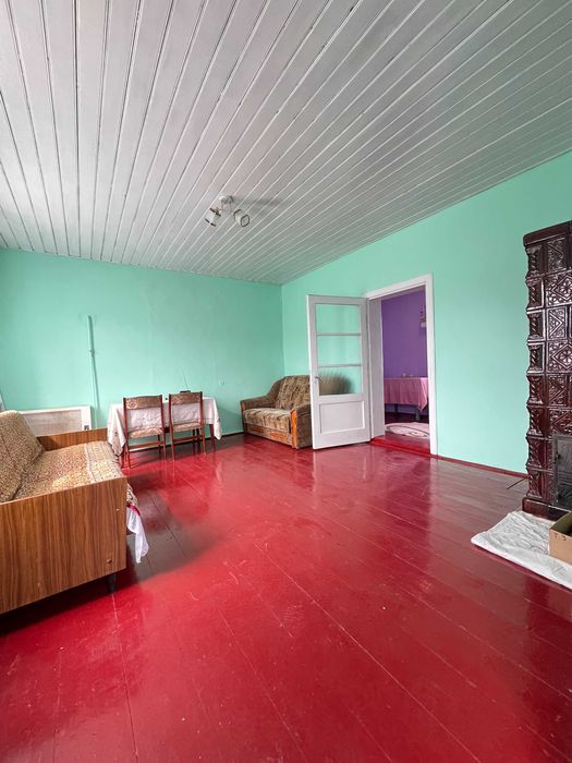 Продаж! Цегляний будинок біля МЕТРО + 10 сотих землі