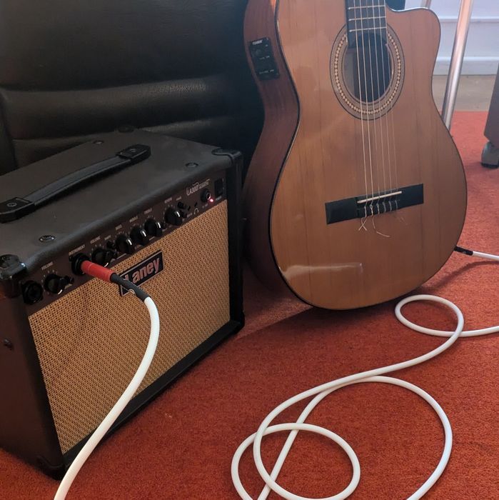 Laney LA30D amplificador guitarra clássica/acústica