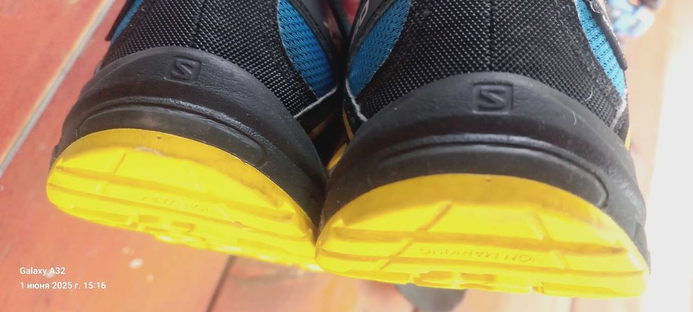 Salomon кросівки