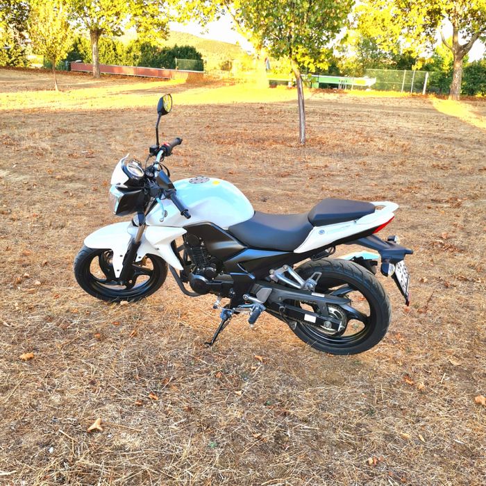 Mota sym wolf 125 poucos km