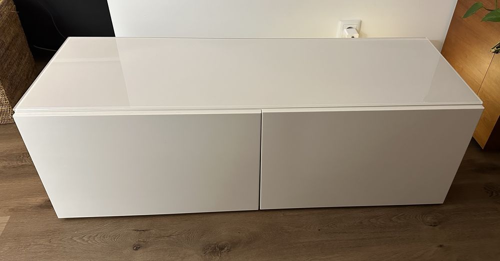 Movel Tv Besta ikea com portas tampo em vidro