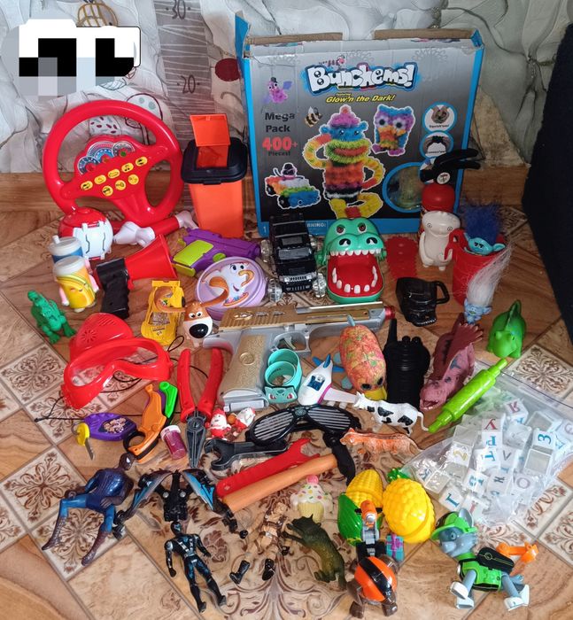 Пакети іграшок дітям