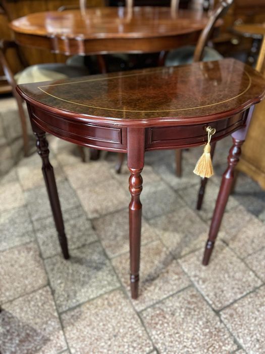 Stylowa drewniana konsola