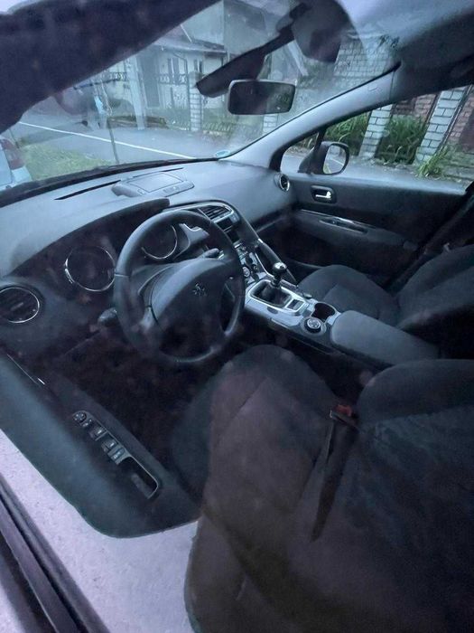 авто PEUGEOT/3008