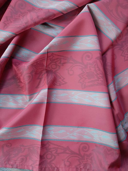 Duzy czerwony obrus plus gratis