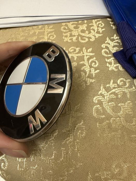 Емблема 8219237 значек багажника BMW F30