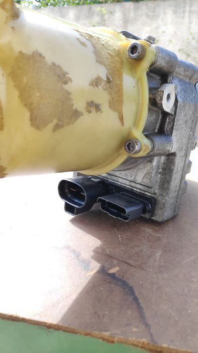 Bomba direção Renault