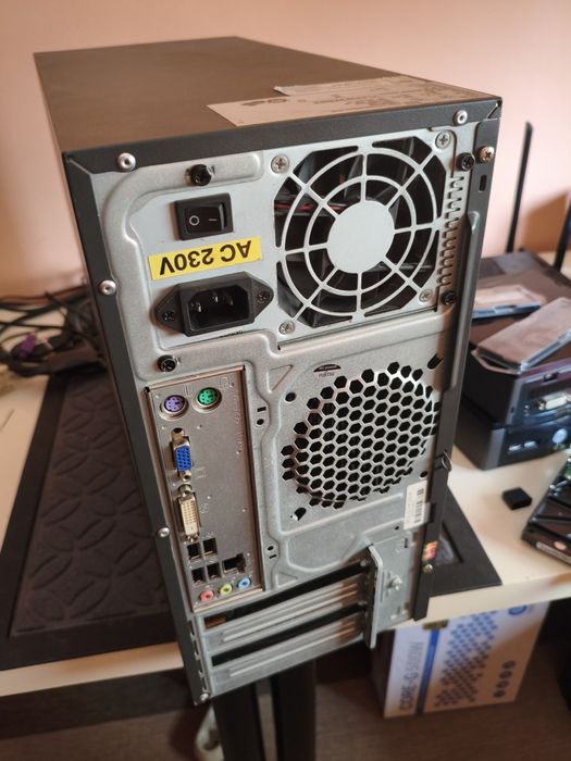 Torre i5 8GB como Nova