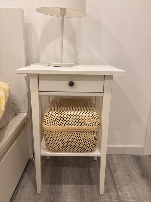 Duas Mesas de cabeceira IKEA Hemnes