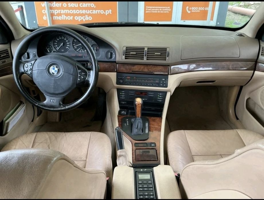 BMW 528i caixa auto