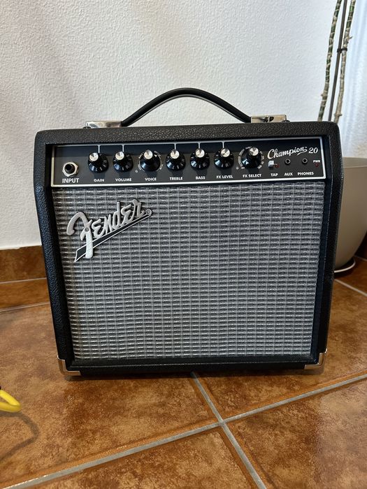 Guitarra elétrica Schecter + amplificador fender