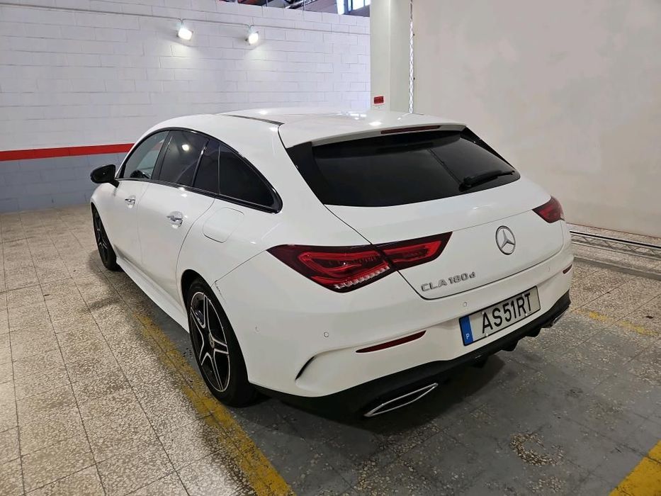 Mercedes-Benz CLA 180 d Shooting Brake AMG Line Aut. foto 2