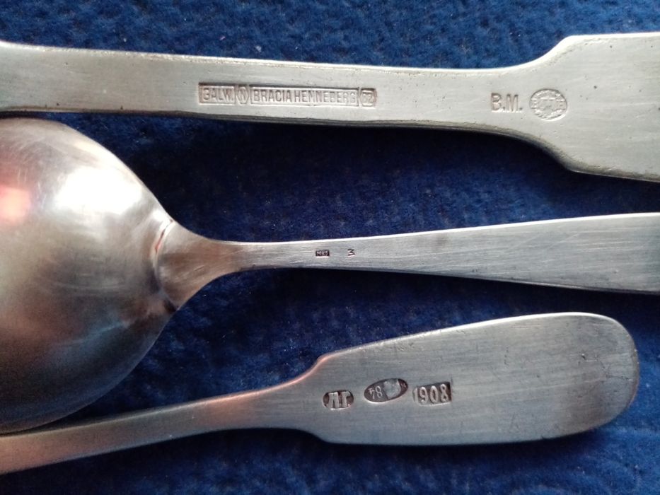 На подарок или в коллекцию.