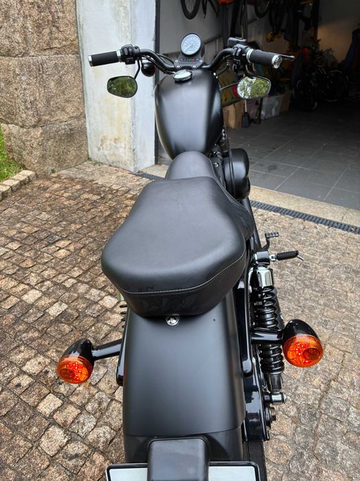 HARLEY IRON 883 2012 • 8.431 Km • Extras • Estado impecável