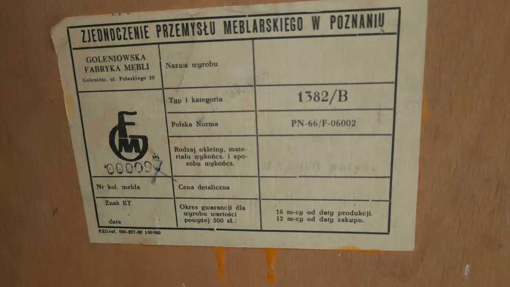 segment z szafą, sekretarzykiem PRL lata 60. fornir lakier stan BDB