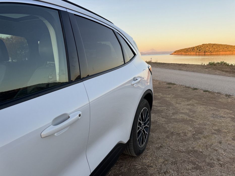 Ford Escape плагін гібрид