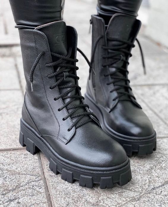 Зимові черевики 41-42 розміру