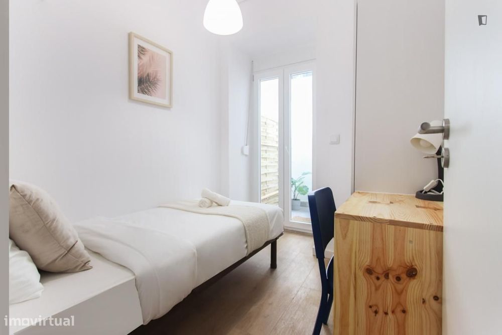 Quarto - localizado em Alameda Lisbon