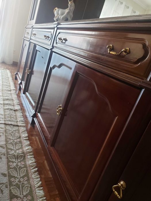conjunto de sala de jantar clássico, em madeira escura