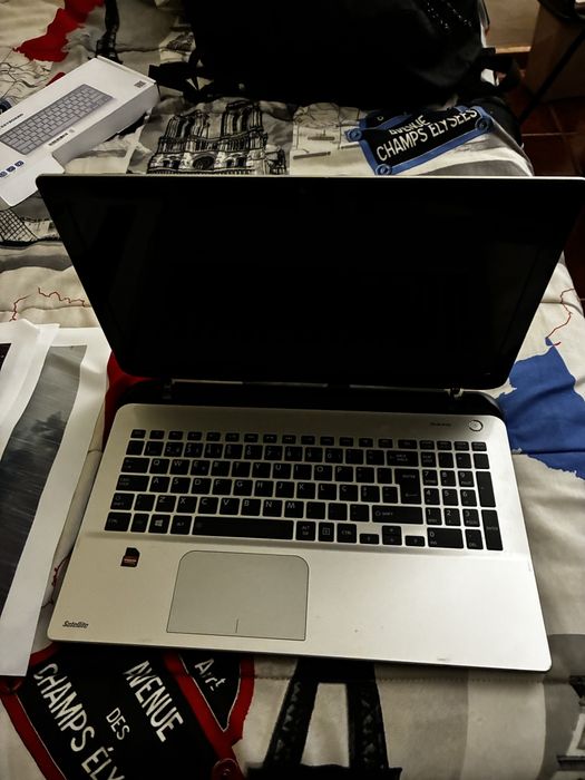 Vendo portatil da toshiba