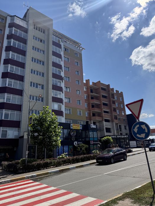 Комерційне приміщення 200 м² у ЖК «Всі свої»