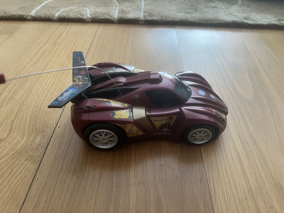 Carrinho telecomandado do homem de ferro