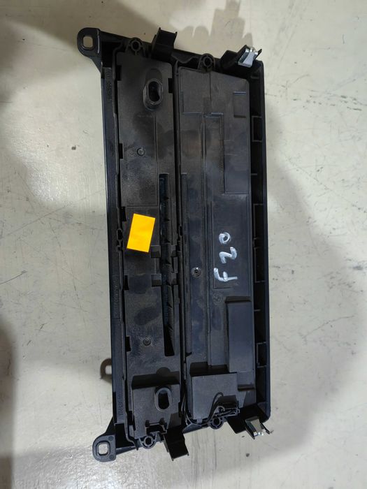 Climatronic / Leitor Radio BMW  F20/F21/F30 - C/ Aquecimento Bancos