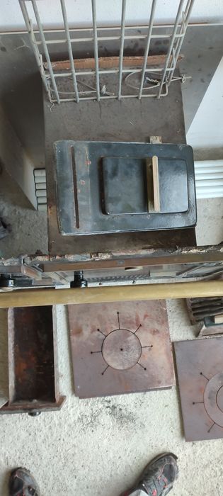 Fogão a lenha de obra