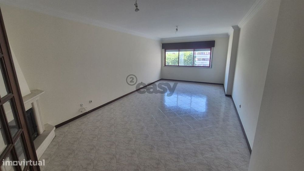 T2 na Cavaleira com parqueamento