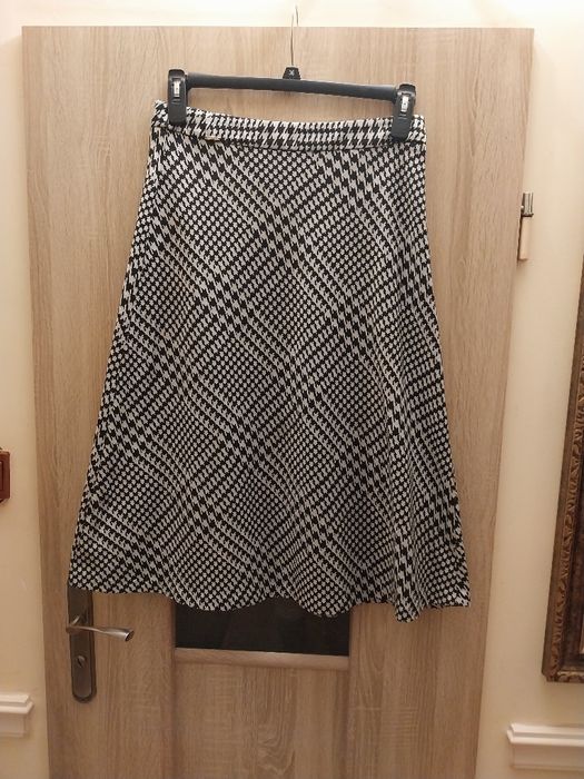 Czarno biała spódnica z Monnari jak nowa